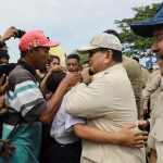 Usai Tinjau Budidaya Tambak Ikan Nila, Prabowo Sapa Hangat  Ratusan Warga Karawang