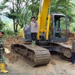 Longsor Tutup Akses ke Wisata Ranu Gumbolo, 10 Wisatawan Dievakuasi