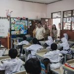 Presiden Prabowo meninjau sekolah penerima MBG