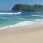 Intip Pesona Pantai Ngalur Tulungagung: Keindahan Alami yang Masih Tenang