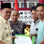Jelang Lebaran, Wali Kota Blitar Bagikan Bingkisan untuk RT, RW, dan LPMK