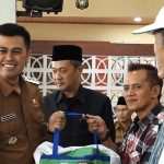 Wali Kota Blitar Berikan Bingkisan Hari Raya untuk Pengurus RT, RW, dan LPMK sebagai Apresiasi