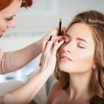 Tempat Kecantikan Gandeng Dinas Setempat Gelar Pelatihan Makeup, Apa Manfaatnya?