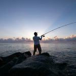 Cara Menentukan Kedalaman Sungai atau Pantai Sebelum Memancing, Penting untuk Pemula