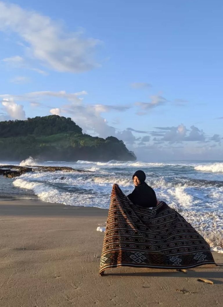 Pantai Molang, Permata Tersembunyi di Ujung Selatan Tulungagung