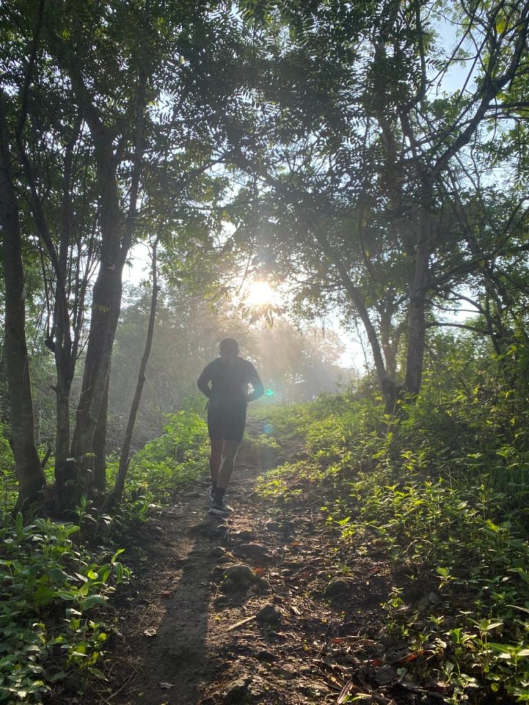 RUNNER CADAS Tantjap Gass ke Candi Dadi, Menyapa Pagi di Atap Tulungagung