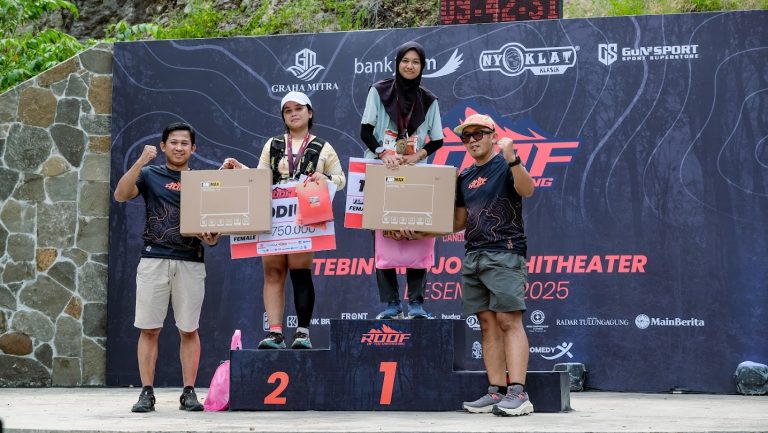 Air Mata di Puncak Candi Dadi: Perjuangan Rizza dan Chindi, Juara Sejati Roof Of Tulungagung