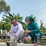 Do'a Lama Terkabul, Usai Dilantik Jadi Camat Pagerwojo, Wahyu Yuniarko Sempatkan Ziarah ke Makam Ayah