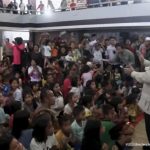 Warga Menangis Haru Sambut Presiden Prabowo Saat Tinjau Pengungsi Banjir di Tapanuli Tengah