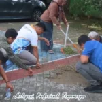 Jumat Bersih Kantor Pertanahan Kabupaten Blitar, Pegawai Kompak Bersihkan Lingkungan Kantor