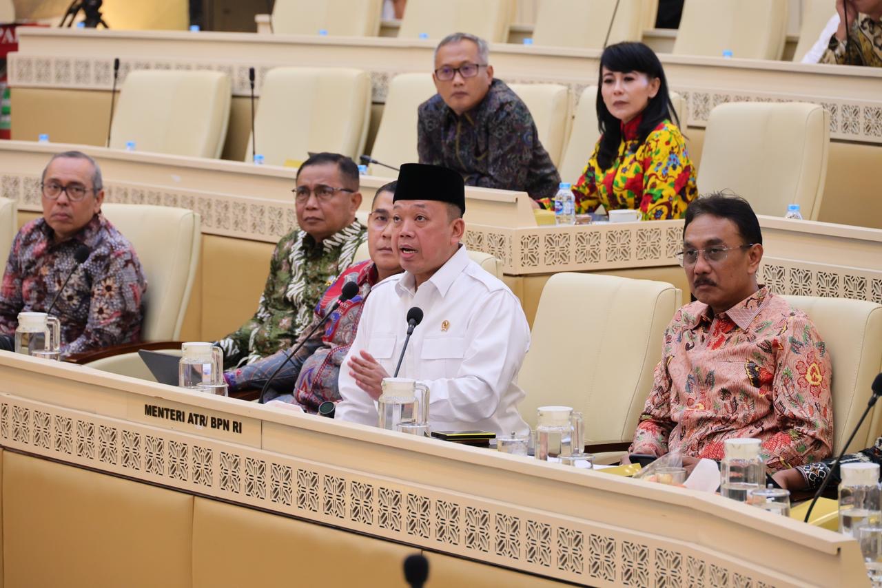Raker Bersama Komisi II DPR RI, Menteri Nusron Paparkan Capaian Kinerja dan Anggaran Kementerian ATR/BPN Tahun 2026