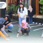 Jumat Bersih Kantah Kabupaten Blitar, Pegawai Kompak Bersihkan Lingkungan Kantor